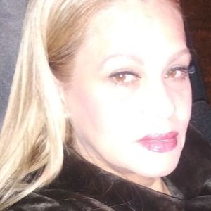 Meet your Posher, Alida